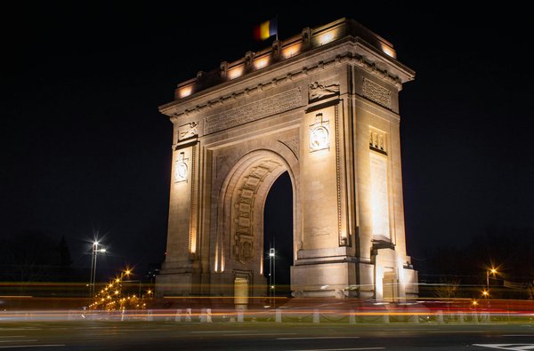 Découvrez la capacité d'accueil des tentes de glamping : combien de personnes peuvent y séjourner ?